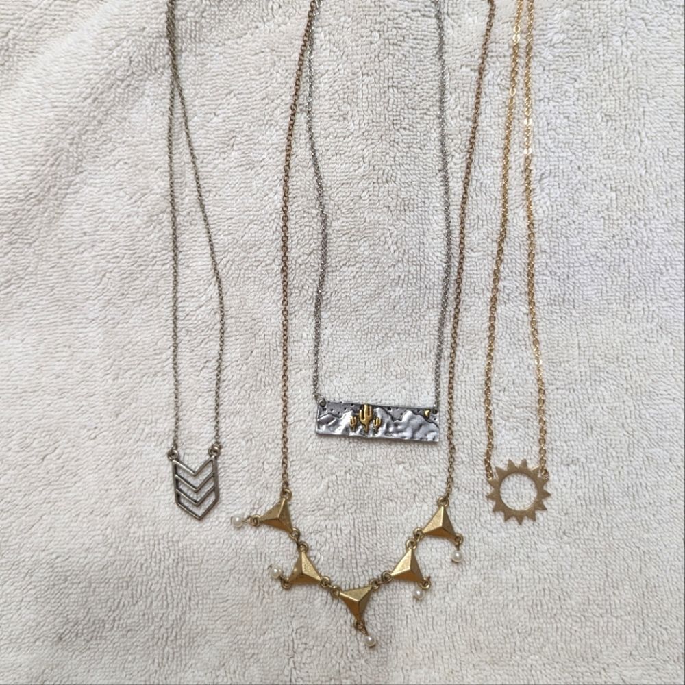 Necklace bundle - Picture 2 of 16
